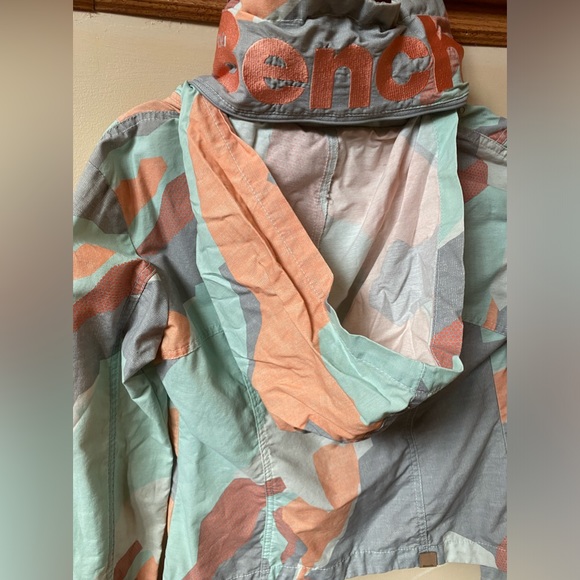 Bench lightweight jacket size small - Picture 11 of 16